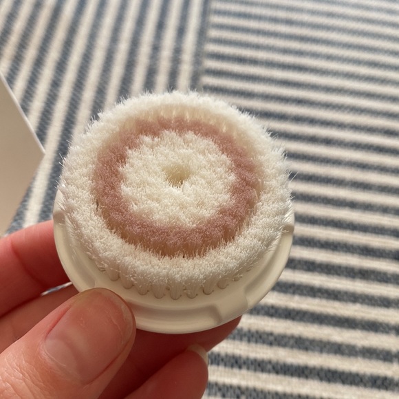 Clarisonic ‘radiance’ brush head - Picture 10 of 11